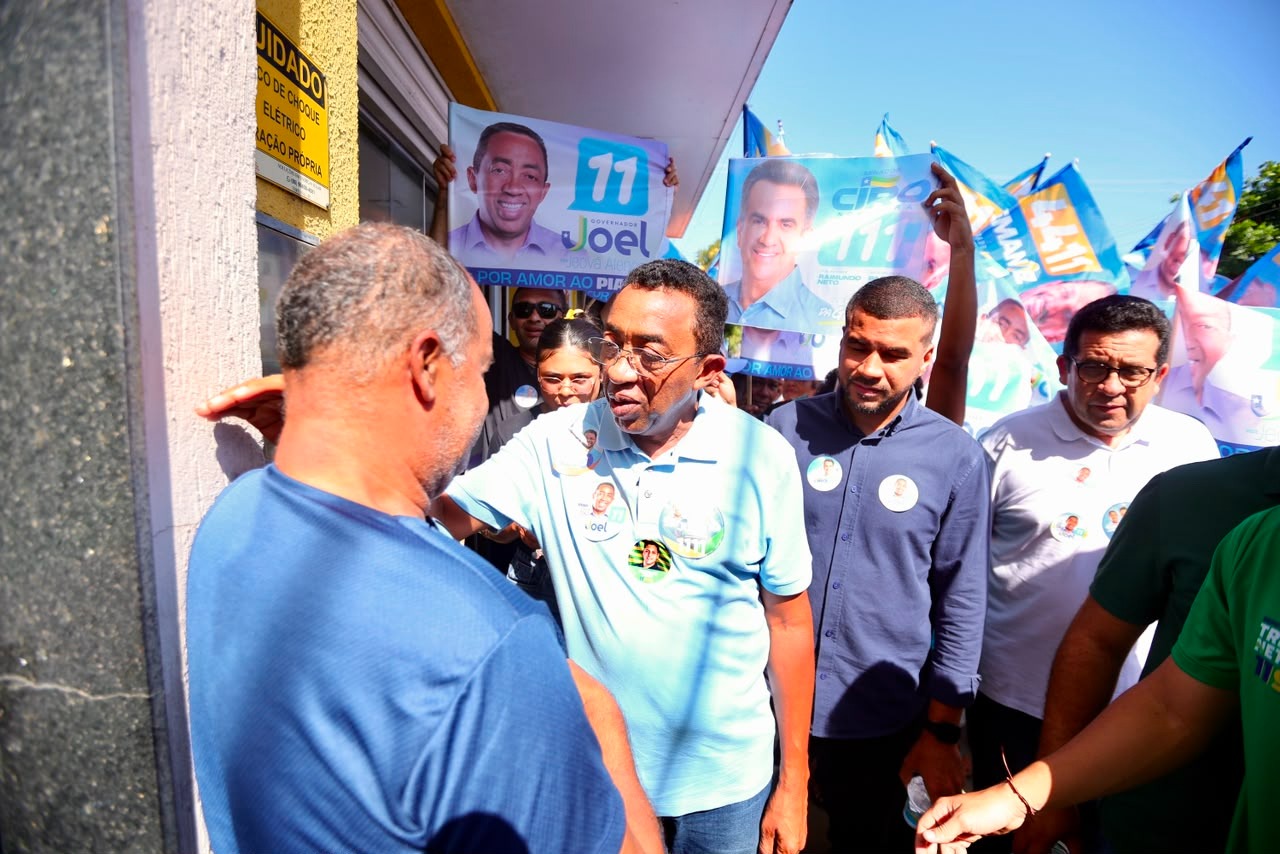 Joel Rodrigues visita hortas comunitárias no Dirceu e defende ações para ampliar renda de produtores